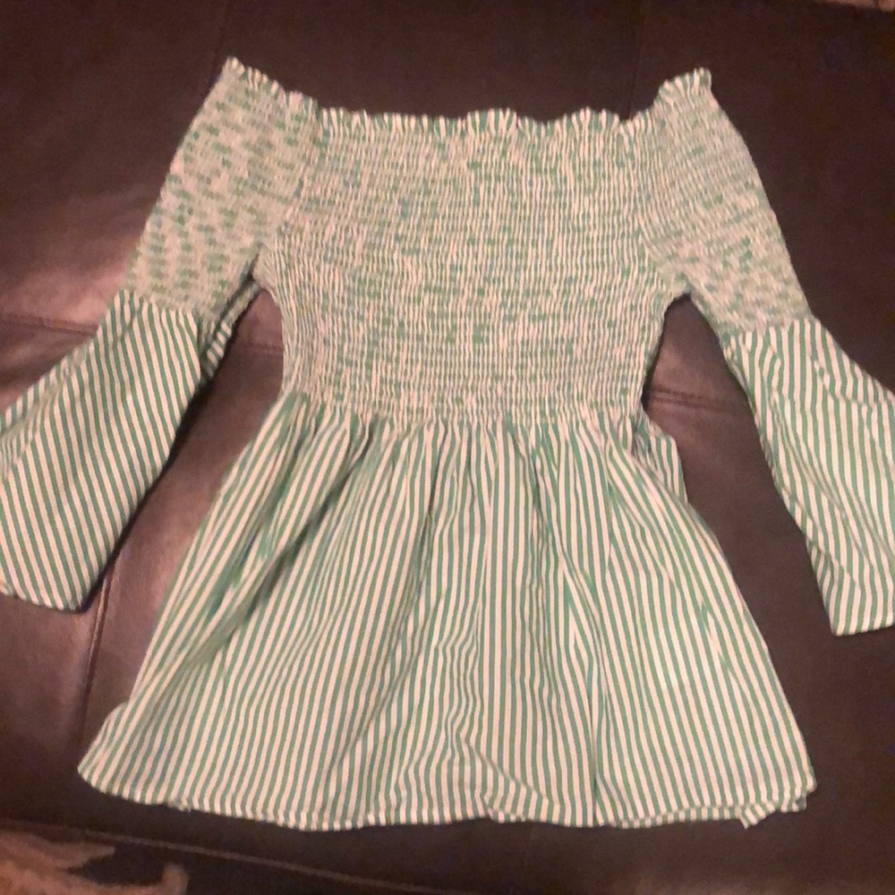 Closet clearance!Cute Ci  Sono large green shirt